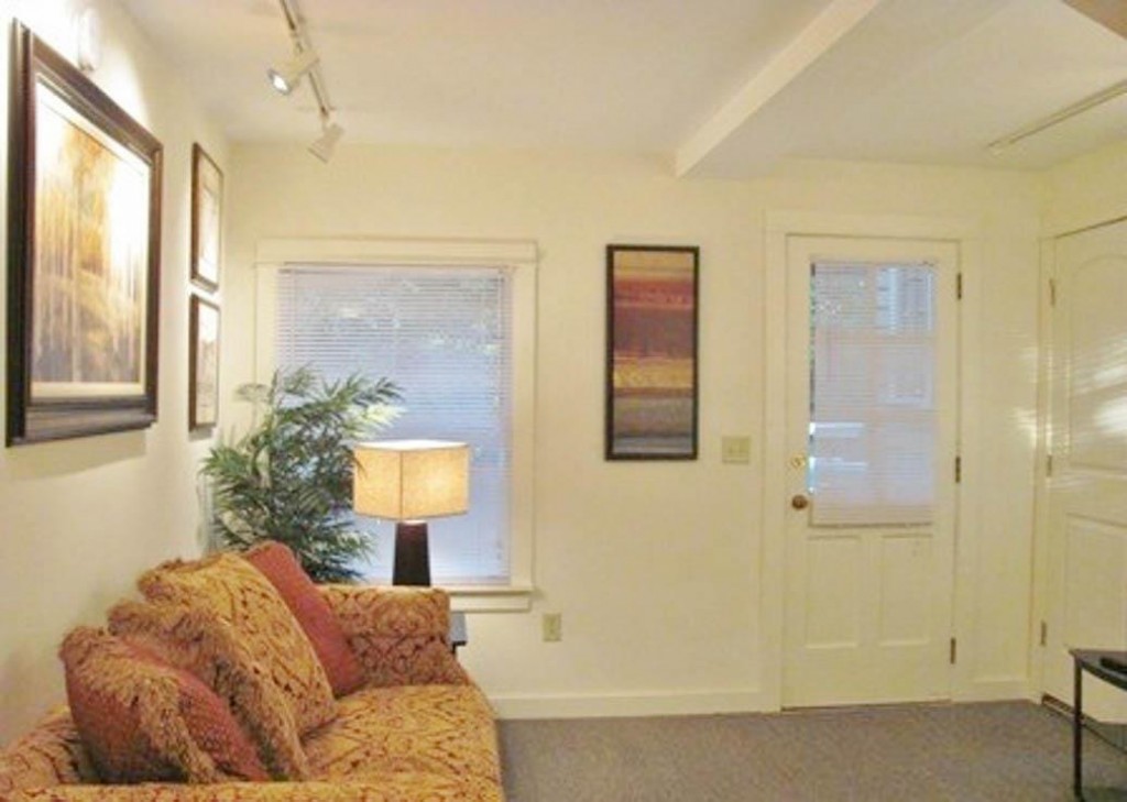 Student apartments for rent in Ithaca 102 Highland Place